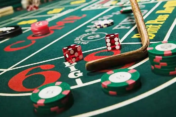 pejuang100 platform interface showing live-dealer tables, slot games, and sports markets in unified dashboard